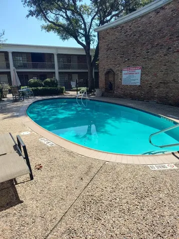 2201 Fountain View Drive W 14j Houston TX 77057
