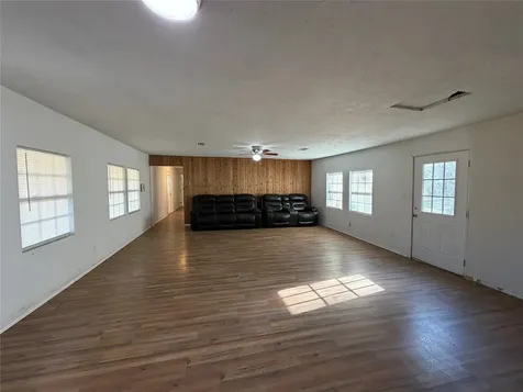 397 County Road 2117 Cleveland TX 77327