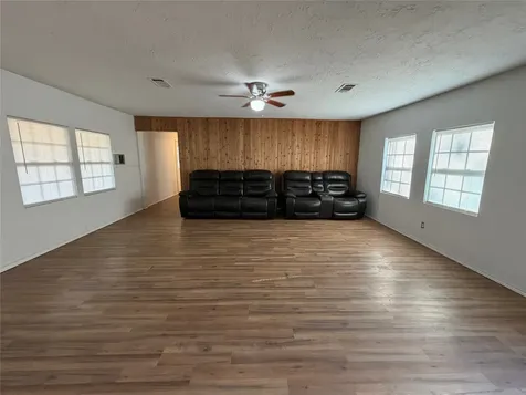 397 County Road 2117 Cleveland TX 77327