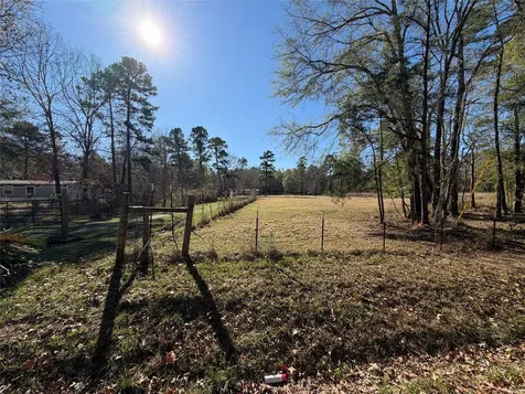 397 County Road 2117 Cleveland TX 77327