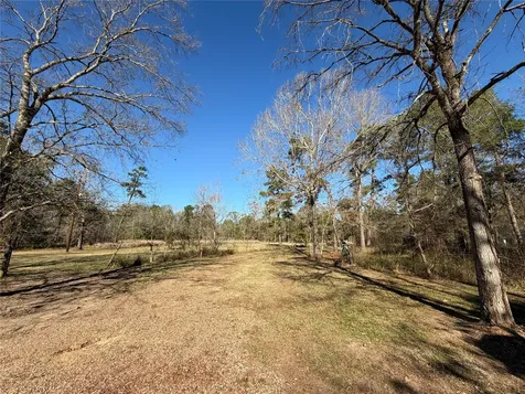 397 County Road 2117 Cleveland TX 77327