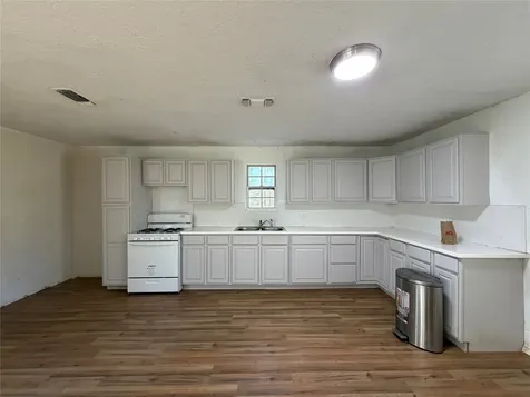 397 County Road 2117 Cleveland TX 77327