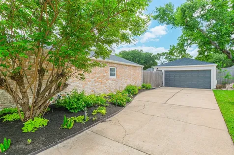 11931 Riverview Drive Houston TX 77077