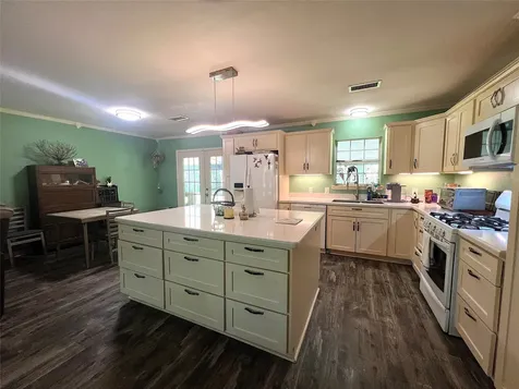 4901 County Road 216 Hungerford TX 77435