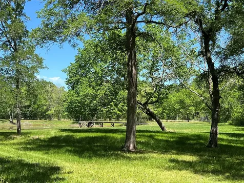 4901 County Road 216 Hungerford TX 77435
