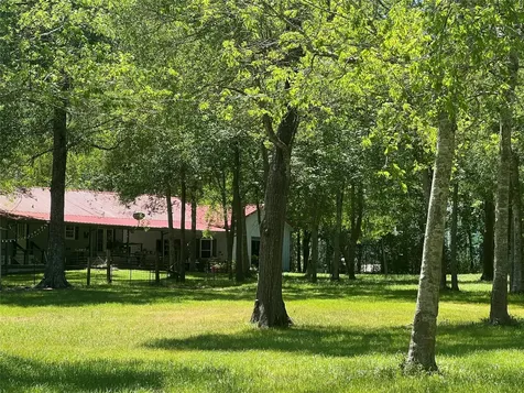 4901 County Road 216 Hungerford TX 77435