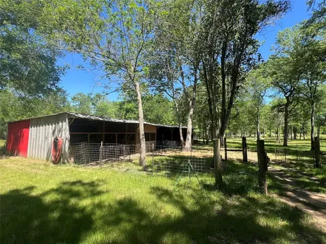 4901 County Road 216 Hungerford TX 77435