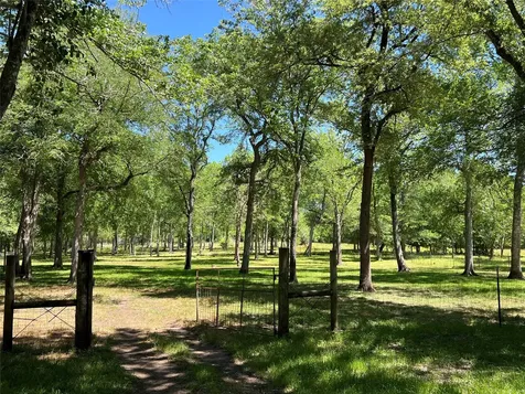 4901 County Road 216 Hungerford TX 77435