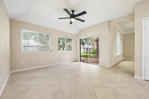 723 Lochnell Drive Houston TX 77062