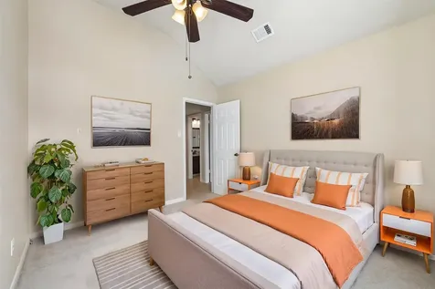 723 Lochnell Drive Houston TX 77062