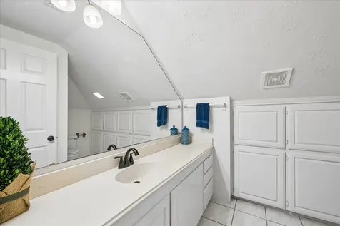 723 Lochnell Drive Houston TX 77062