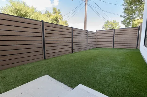 1206 Hamblen Street Houston TX 77009