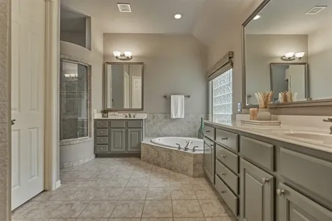 14 Mystic Pines Court The Woodlands TX 77382