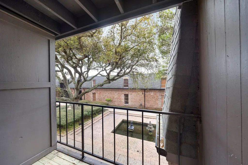 711 Holiday Drive 64 Galveston TX 77550