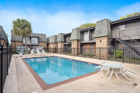 711 Holiday Drive 64 Galveston TX 77550