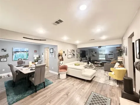 2043 Des Jardines Street Houston TX 77023