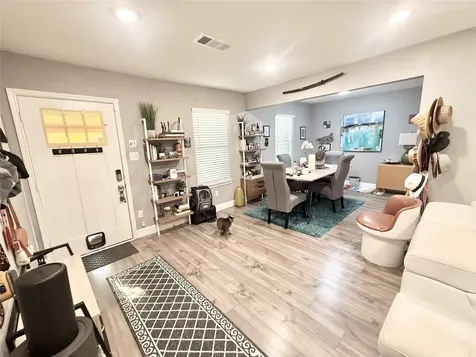 2043 Des Jardines Street Houston TX 77023