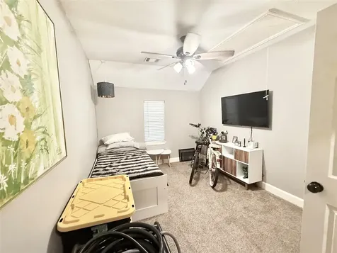 2043 Des Jardines Street Houston TX 77023