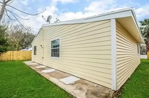 9 Manor Way Galveston TX 77550