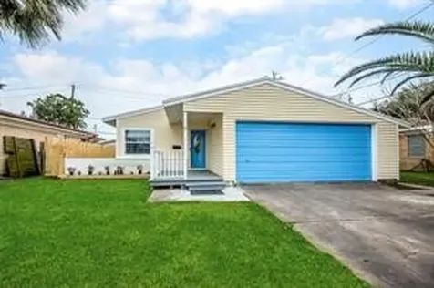 9 Manor Way Galveston TX 77550