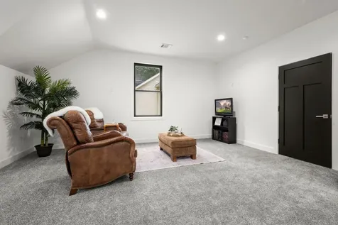 129 Stagecoach Circle Huntsville TX 77340