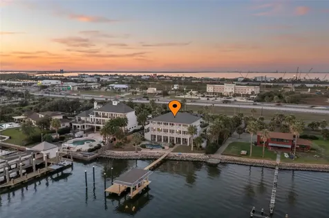 7123 Broadway Street Galveston TX 77554