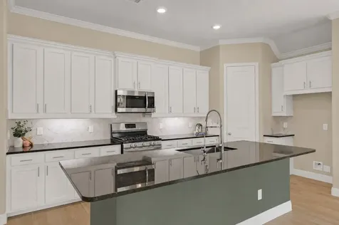 4948 Birchwood Bluff Lane Rosharon TX 77583