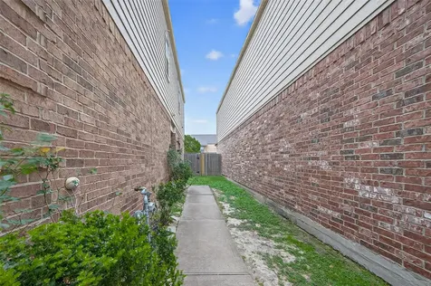 17110 Amarose Drive Houston TX 77090