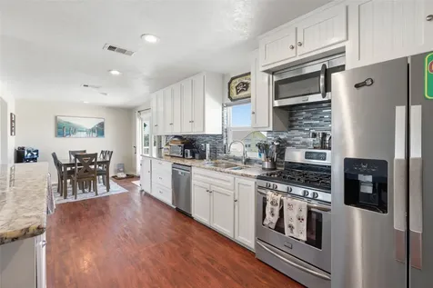 3527 9 Mile Road Galveston TX 77554