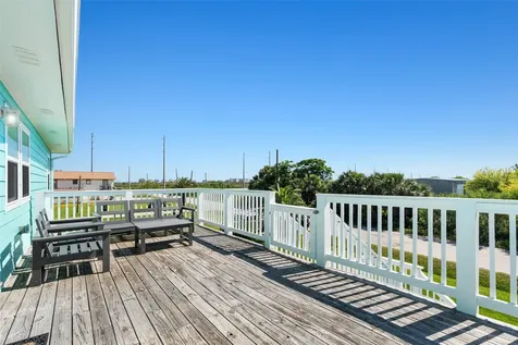 3527 9 Mile Road Galveston TX 77554