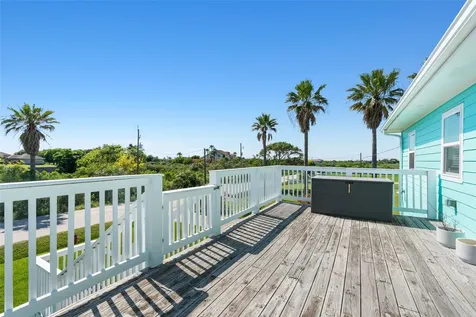 3527 9 Mile Road Galveston TX 77554