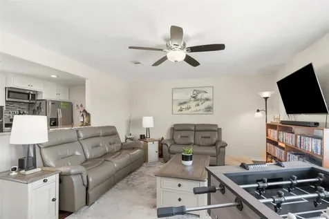 3527 9 Mile Road Galveston TX 77554