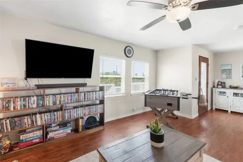 3527 9 Mile Road Galveston TX 77554