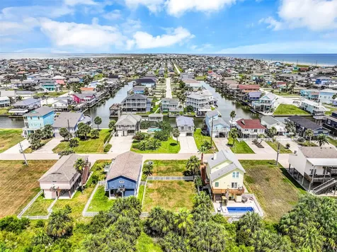 4126 Nueces Drive Galveston TX 77554