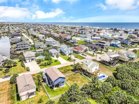 4126 Nueces Drive Galveston TX 77554