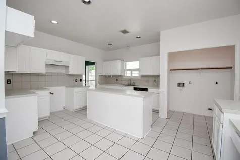 4311 Glen Avon Drive Pasadena TX 77505