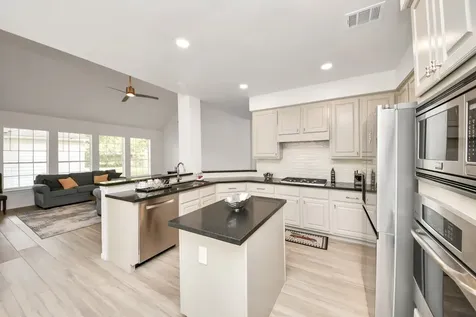 7130 Glenwood Drive Sugar Land TX 77479