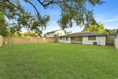 2322 Aprilmont Drive Sugar Land TX 77498