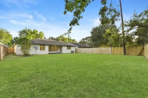 2322 Aprilmont Drive Sugar Land TX 77498