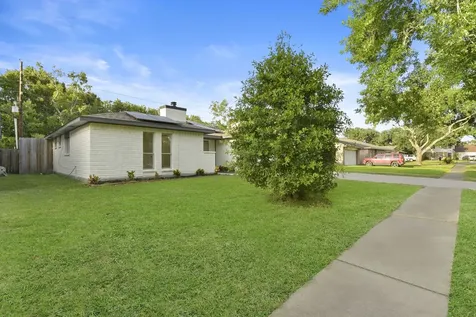 2322 Aprilmont Drive Sugar Land TX 77498