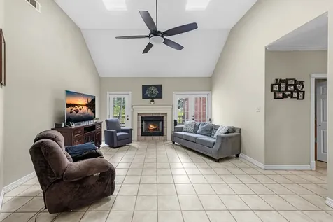 205 Mohawk Lane Wallisville TX 77597