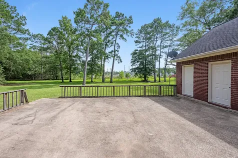 205 Mohawk Lane Wallisville TX 77597