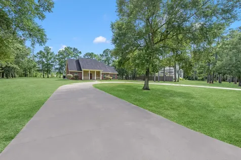 205 Mohawk Lane Wallisville TX 77597