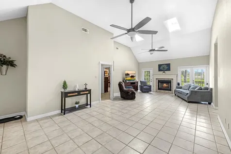 205 Mohawk Lane Wallisville TX 77597