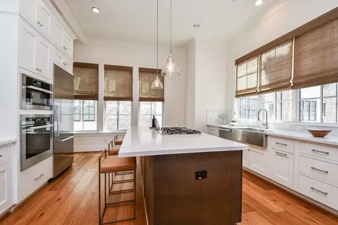 5 Robita Street Houston TX 77019