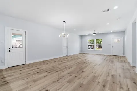 7040 Kinney Street Houston TX 77087