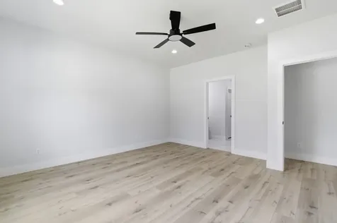 7040 Kinney Street Houston TX 77087