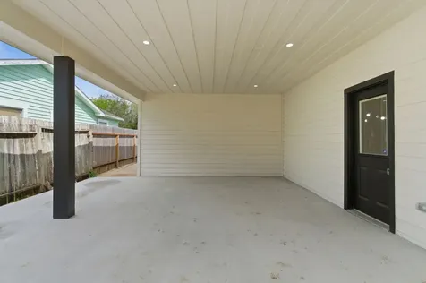 7040 Kinney Street Houston TX 77087