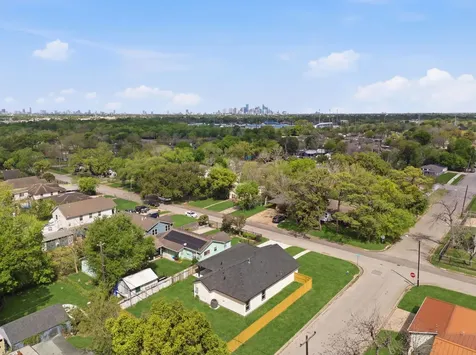 7040 Kinney Street Houston TX 77087