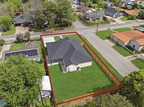 7040 Kinney Street Houston TX 77087